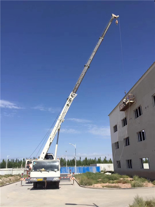 渌口区“轻装强干”—— 吊车的 “轻量化臂架” 技术