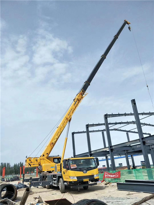 渌口区超高层建筑钢结构吊装案例